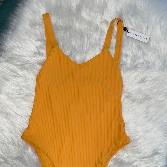 Vitamin A Leah One Piece Sz S - Picture 4 of 9